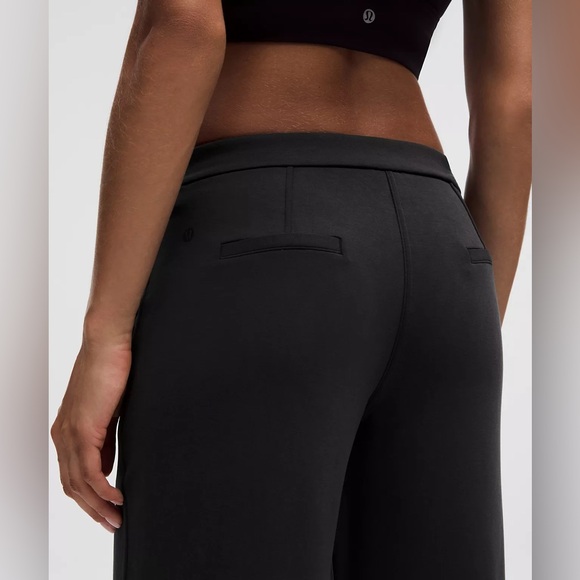 Lululemon Softstreme Pintuck Mid-Rise Pant
Regular - Picture 3 of 9